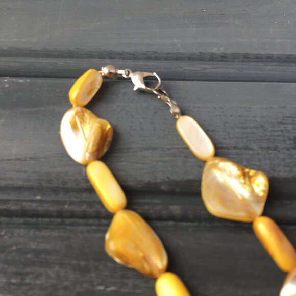 Yellow Shell Necklace - Picture 3 of 8